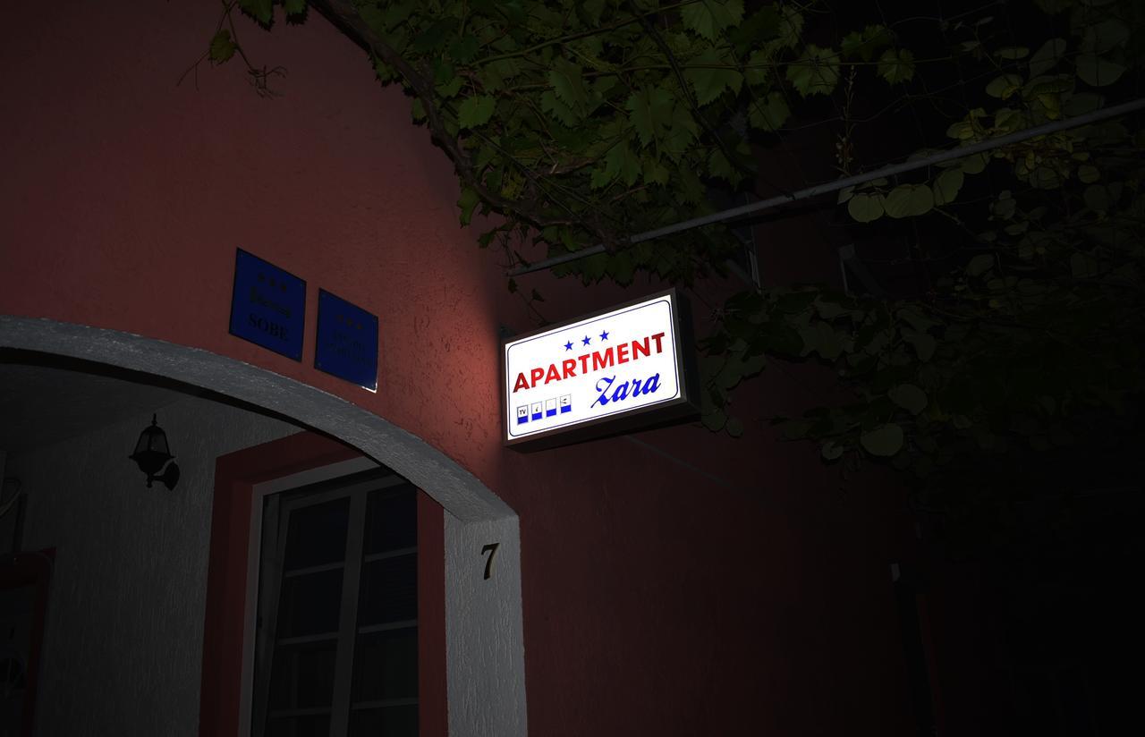 Apartments Zara Bagian luar foto